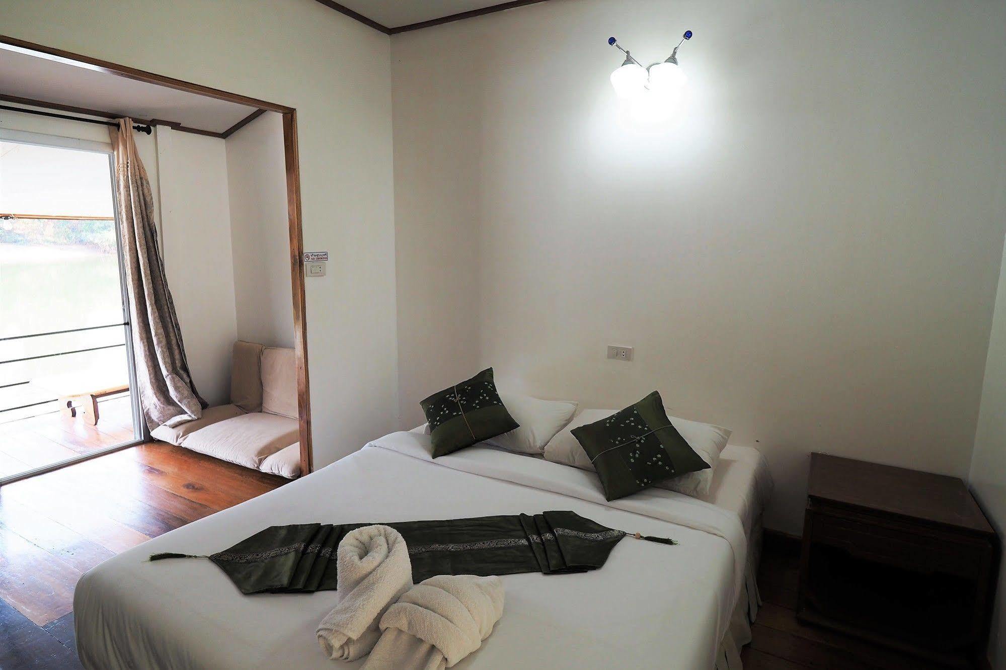 Khaothone River View Resort Sai Yok Exterior photo